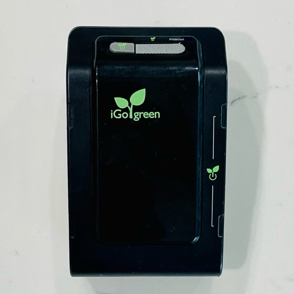iGo Green Power Smart Surge Protector - Picture 2 of 5